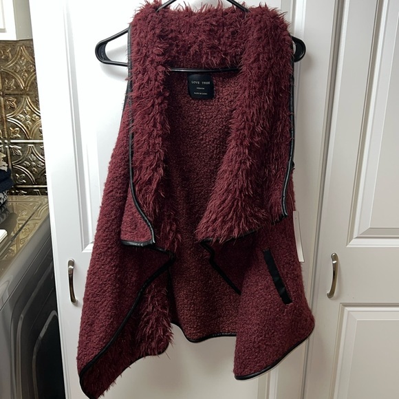 Love Tree Jackets & Blazers - Sherpa Vest, Burgundy, Medium, NWT